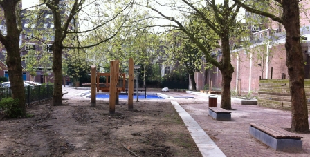 Oude Noord: from car park to playground - after